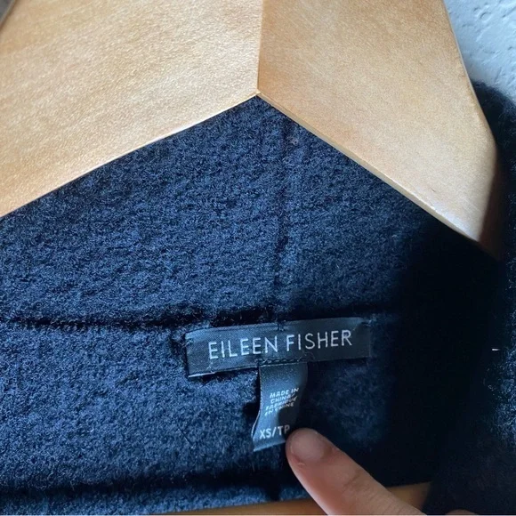 Eileen Fisher 100% Wool Black Cardigan ( XS ) - Picture 3 of 4
